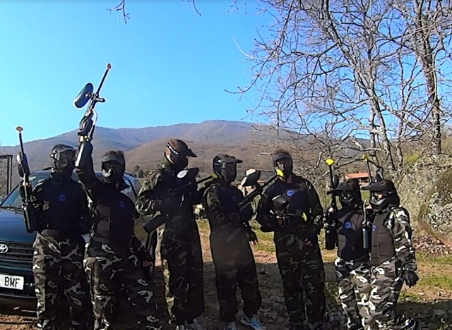 Antes de jugar al paintball.jpg